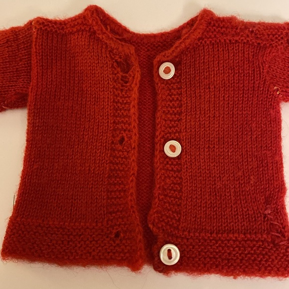 1950 VINTAGE RED WOOL TINY DOLL SWEATER - Picture 3 of 11